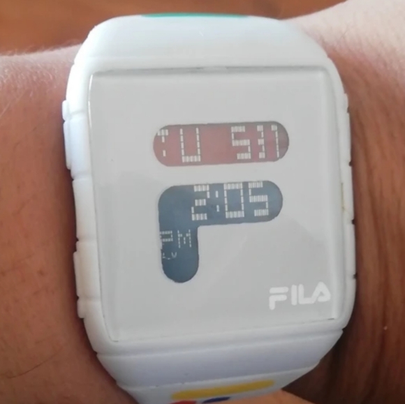 🔴RESTOCKING🔴 Retro Fila Sports Watch - Picture 2 of 2